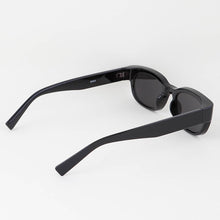 Load image into Gallery viewer, 3AM BY H&D ACCESSORIES - Classic Tinted Bar Sunglasses