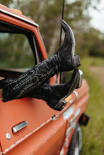 Load image into Gallery viewer, Old Gringo- Black Mayras (L601-2)
