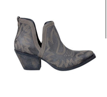 Load image into Gallery viewer, hunky booties