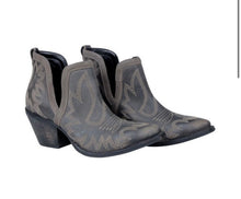 Load image into Gallery viewer, hunky booties