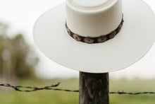 Load image into Gallery viewer, Charlie 1 Horse &#39;high desert wide brim straw hat&#39;
