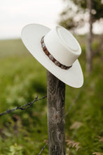 Load image into Gallery viewer, Charlie 1 Horse &#39;high desert wide brim straw hat&#39;
