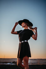Load image into Gallery viewer, oval concho belt
